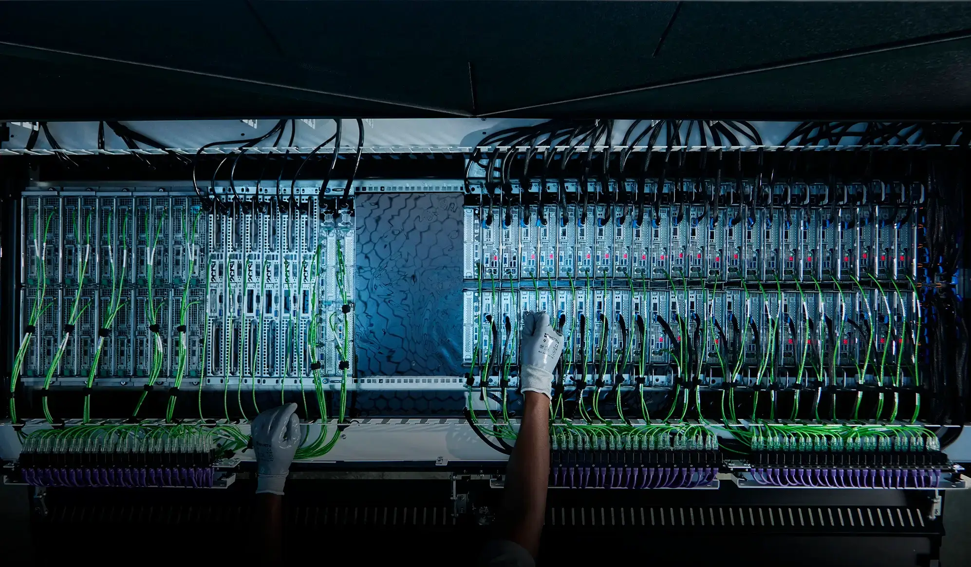 sunnycore-labs-smartpod-with-servers-